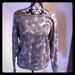 Fashionable long sleeve knit top